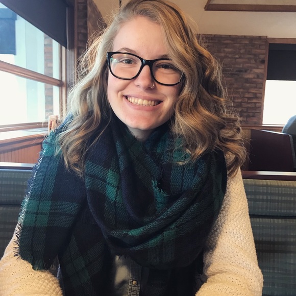 Meet your Posher, Kiersten - Picture 1 of 1